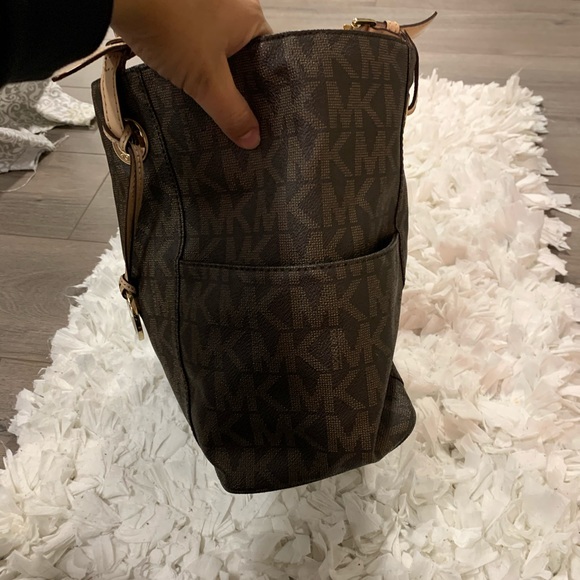 Michael Kors Brown MK logo tote bag - Picture 8 of 8